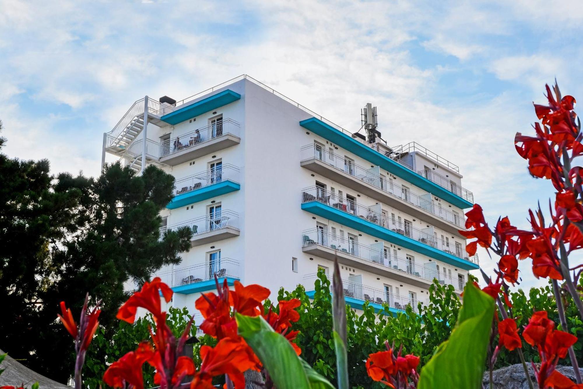 Bamblue Boutique Apartments Pineda de Mar Exterior photo